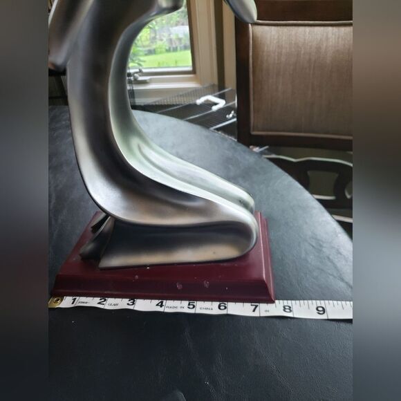 Mother & Daughter Statue - Picture 11 of 12